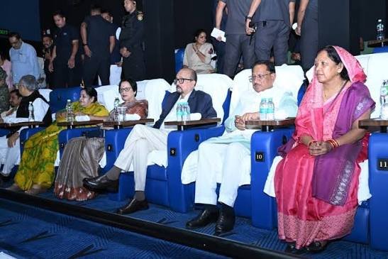 सीएम विष्णु देव साय ने सपरिवार देखी फिल्म ‘हनुमान अंश’, छत्तीसगढ़ में टैक्स फ्री करने की घोषणा